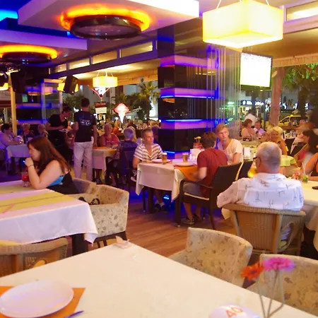 Delfino Boutique אלאניה