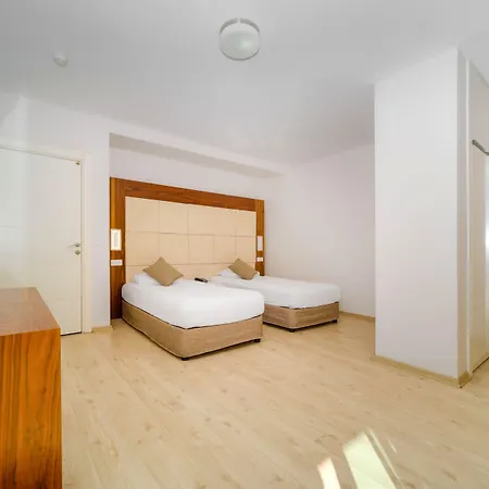 מלון Delfino Boutique 3*