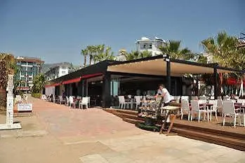 Delfino Boutique 3* אלאניה