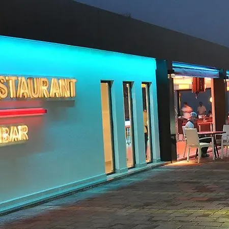 מלון Delfino Boutique אלאניה