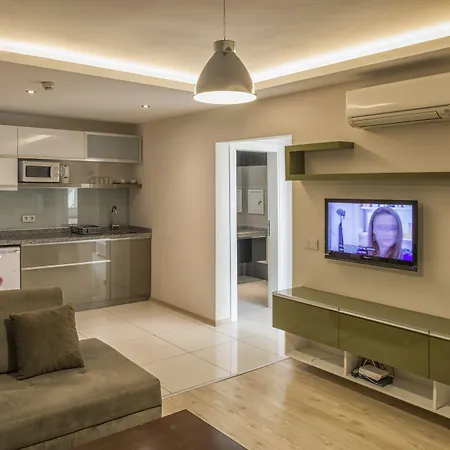 Delfino Boutique 3* אלאניה