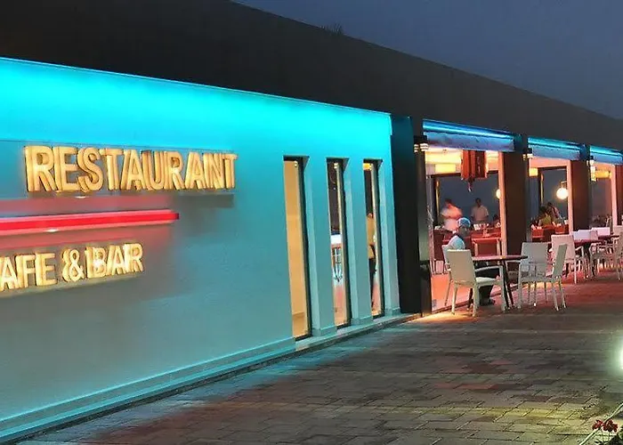 מלון Delfino Boutique אלאניה