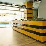 Delfino Boutique Hotell 3*
